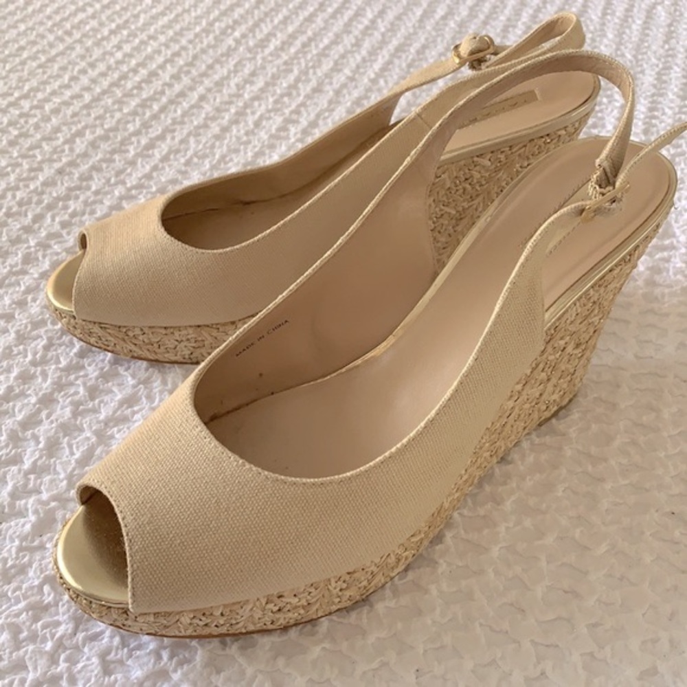 Tahari Taylor Peeptoe Wedge Espedrille size 11